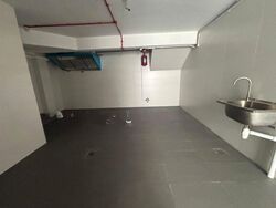 Sims Avenue (D14), Retail #518744031